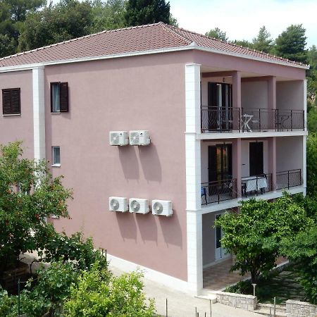 Apartments Indira II Lovište Exteriör bild