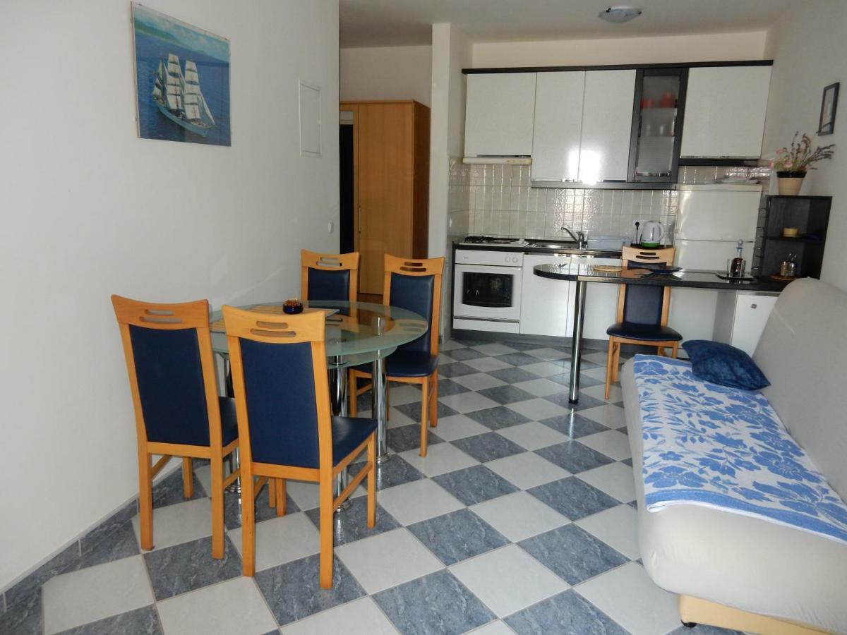 Apartments Indira II Lovište Exteriör bild